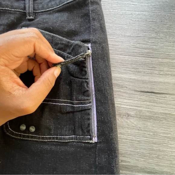 Vintage Y2K Lady Enyce Black/Lavender Contrast Stitch Denim Cargo Skirt Size 31 - Picture 3 of 8